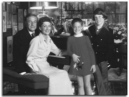 Gene Kelly, Jeannie Coyne et leurs enfants Bridget et Thimothy
